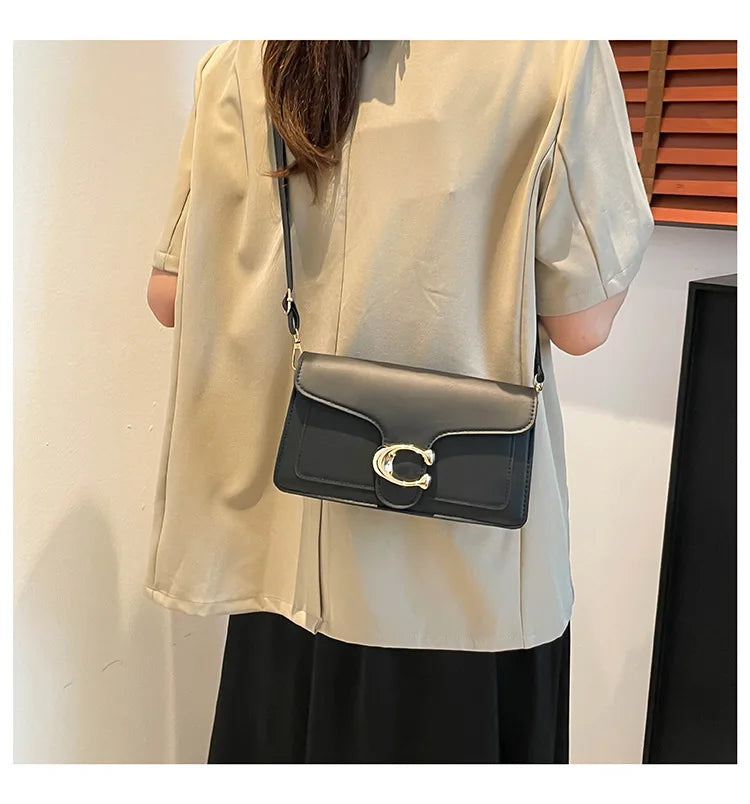 Spot 2026 new bag female advanced texture solid color simple and versatile small bag commuter multi-layered shoulder bag Lizbert