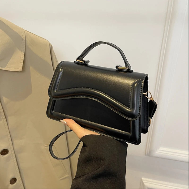 Women's New Flip Small Handbag Fashion Solid Color Shoulder Bag Lizbert